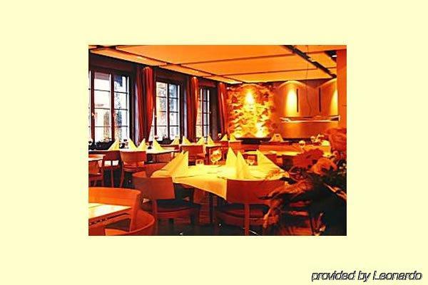 Hotel Restaurant Zum Goldenen Kopf Бюлах Ресторан фото
