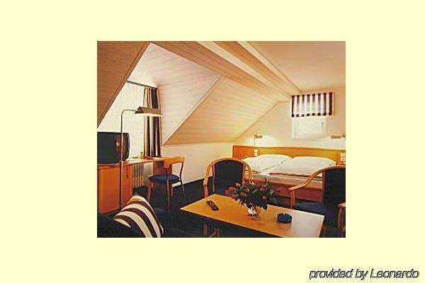 Hotel Restaurant Zum Goldenen Kopf Бюлах Екстер'єр фото
